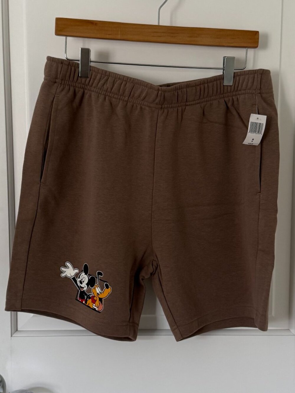 NWT Disney Parks Mickey and Pluto Mens Lounge Shorts w Pockets and Drawcord SZ M